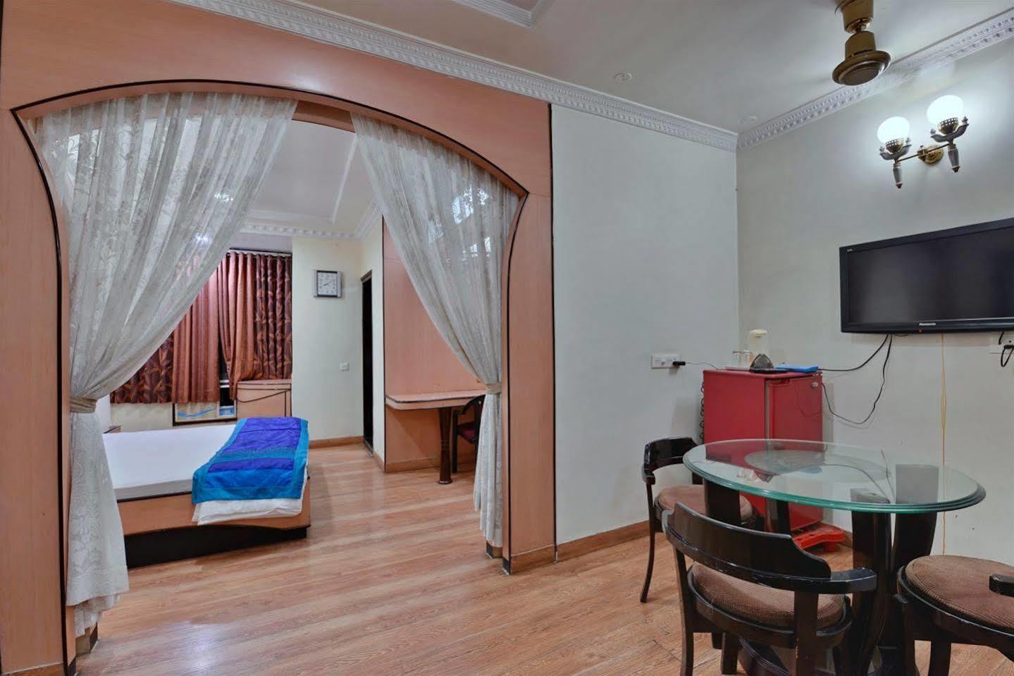 Hotel Kanishka Rāipur Exteriér fotografie